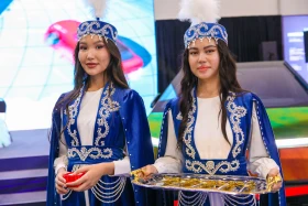 Француздың «Такси» фильміндегі культтік көлік Астанадағы көрмеде таныстырылды - фото 17