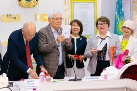 Trilingual dictionary of Kazakh idioms published in Kazakhstan - photo 2