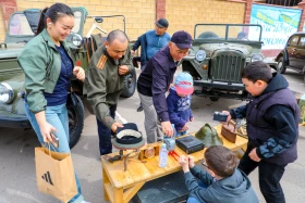 Астанада соғыс жылдары маңызды рөл атқарған ретро-автокөліктер көрмеге қойылды - фото 28