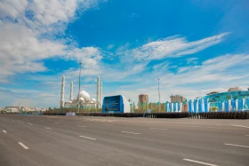 Астанадағы әскери парад: Жеңістің 80 жылдығына орай «Қазақ елі» алаңымен генералдар сап түзеп өтті - фото 26