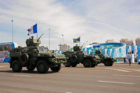Алғаш рет Жеңіс парадында Қазақстанның ең жаңа ұрпағы бронетехникалары TAIMAS және AIBAR таныстырылды - фото 27