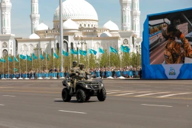 Алғаш рет Жеңіс парадында Қазақстанның ең жаңа ұрпағы бронетехникалары TAIMAS және AIBAR таныстырылды - фото 36