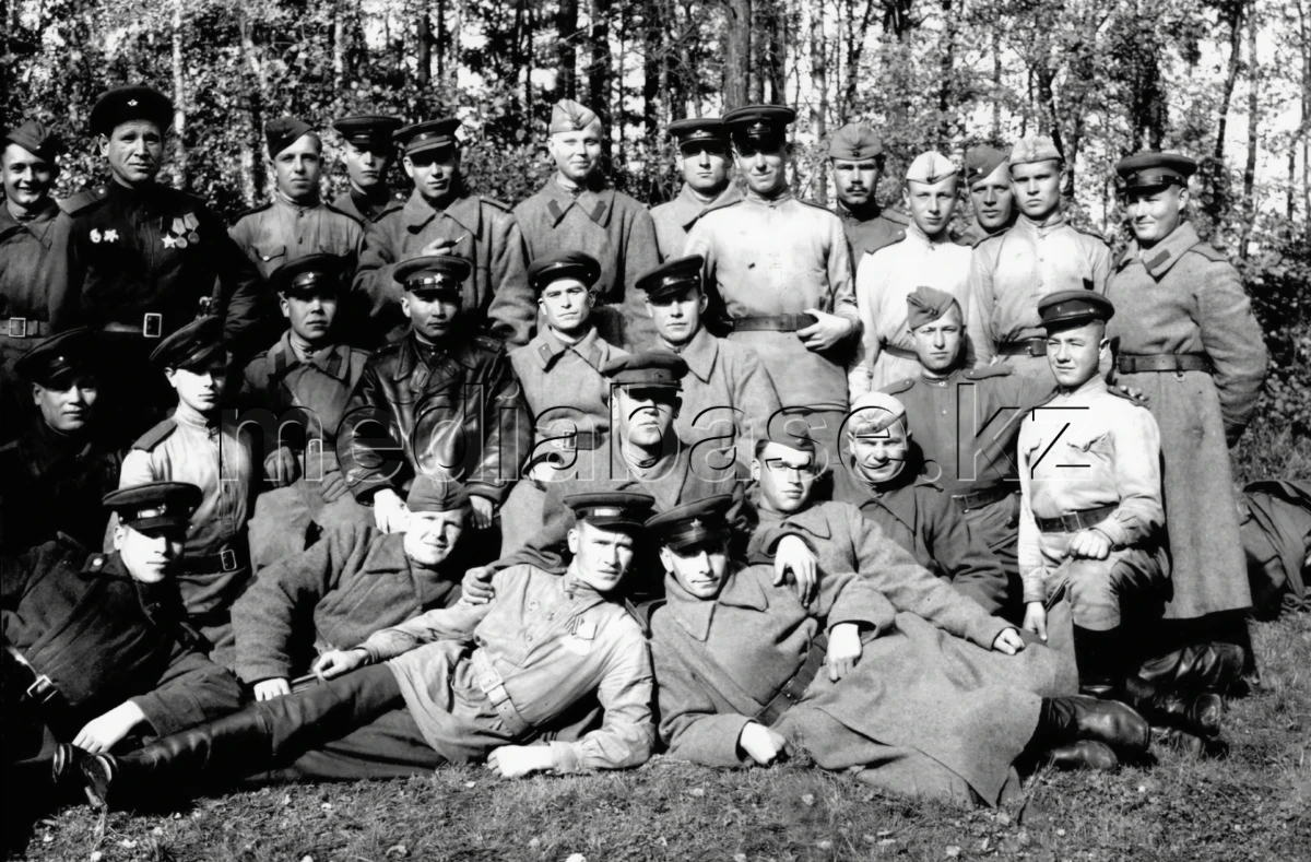 Жеңістің 70 жылдығына арналған фотокөрменің фотоархиві мен құжаттары ҚР ОММ қорларынан. - фото 1