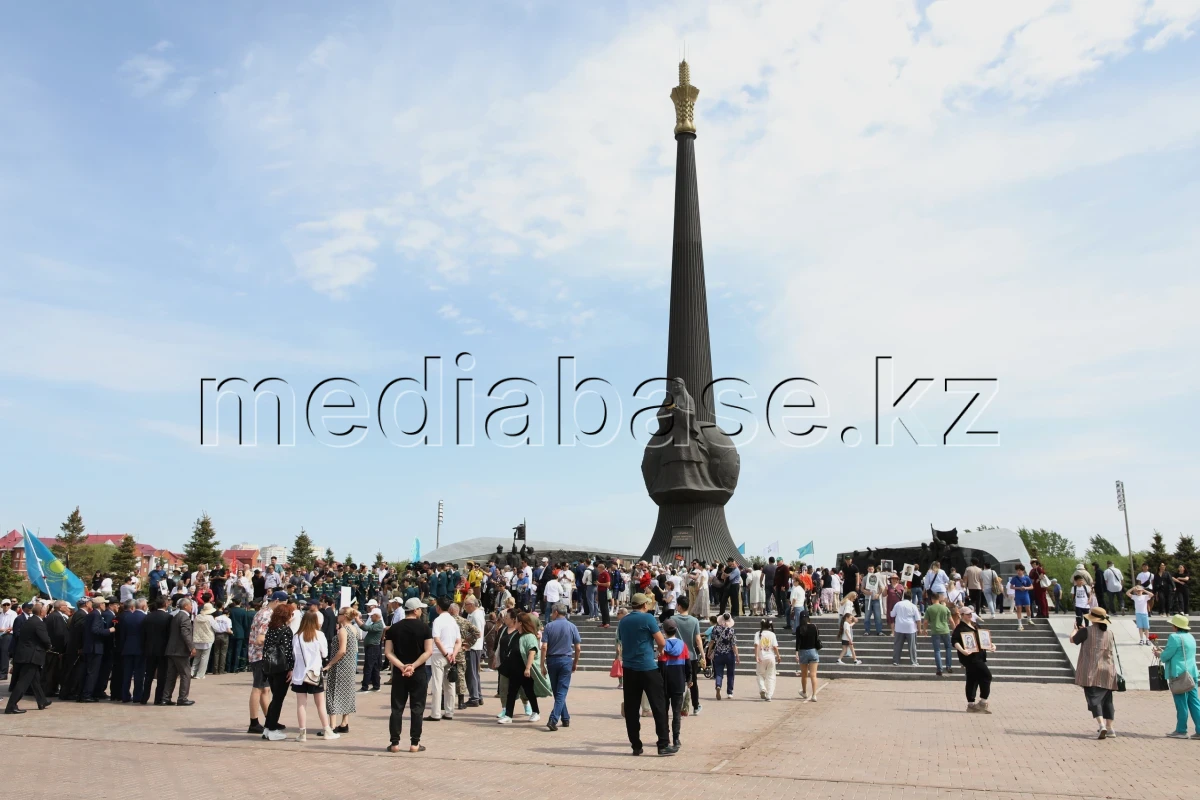 Астанада Жеңіс күніне арналған «Бейбіт аспан астында» атты ауқымды мереке өтті - фото 1