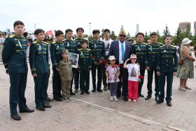 Астанада Жеңіс күніне арналған «Бейбіт аспан астында» атты ауқымды мереке өтті - фото 6