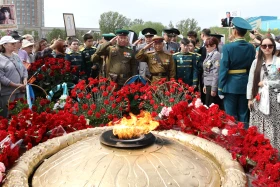 Астанада Жеңіс күніне арналған «Бейбіт аспан астында» атты ауқымды мереке өтті - фото 9