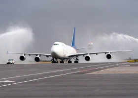 Небо, самолет, девушка с фотоаппаратом: секреты споттинга в Казахстане - фото 1