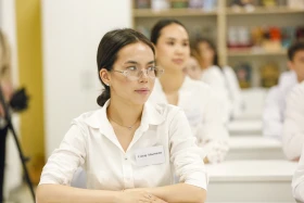 Minister of Education Gani Beisembayev held a homeroom session for students in the capital. - photo 7