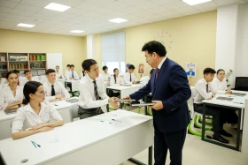 Minister of Education Gani Beisembayev held a homeroom session for students in the capital. - photo 15