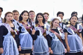 Оқу-ағарту министрі оқушыларды оқу жылының аяқталуымен құттықтады - фото 8