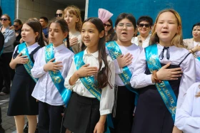 Оқу-ағарту министрі оқушыларды оқу жылының аяқталуымен құттықтады - фото 16