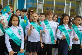 Оқу-ағарту министрі оқушыларды оқу жылының аяқталуымен құттықтады - фото 22