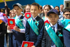 Оқу-ағарту министрі оқушыларды оқу жылының аяқталуымен құттықтады - фото 23