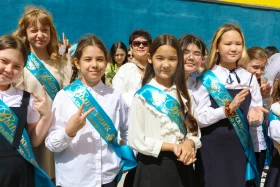 Оқу-ағарту министрі оқушыларды оқу жылының аяқталуымен құттықтады - фото 28