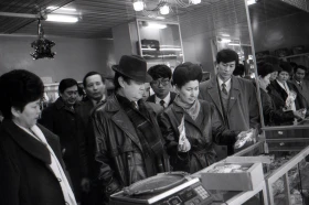 Көрме секілді дүкендер: 90-жылдардағы Үрімжідегі қытайлық сауда - фото 11