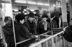 Көрме секілді дүкендер: 90-жылдардағы Үрімжідегі қытайлық сауда - фото 19