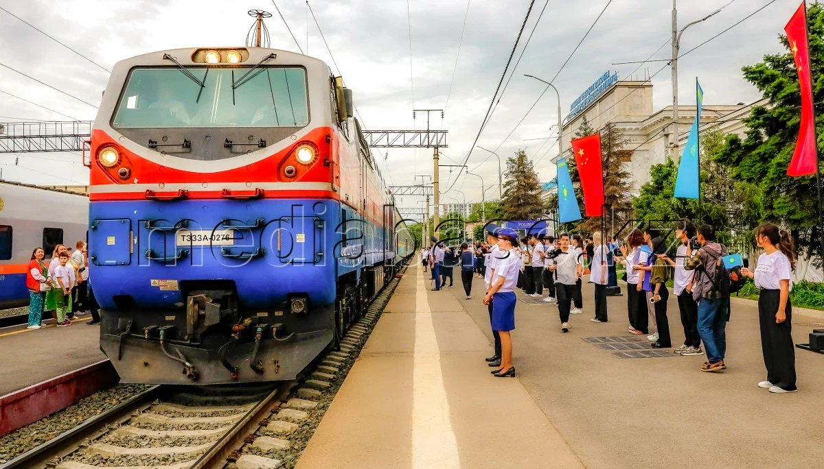Алматыға Қытайдың Сиань қаласынан туристік пойыз келді - фото 1
