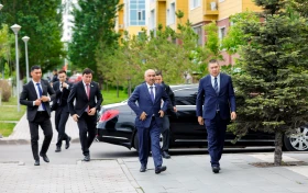 Қырғызстан Парламентінің төрағасы ҚР Президенті Телерадиокешенінде болды - фото 2