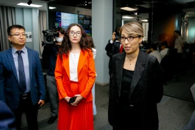 Қырғызстан Парламентінің төрағасы ҚР Президенті Телерадиокешенінде болды - фото 8