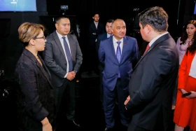 Қырғызстан Парламентінің төрағасы ҚР Президенті Телерадиокешенінде болды - фото 11