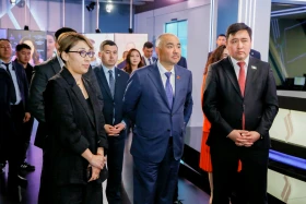 Қырғызстан Парламентінің төрағасы ҚР Президенті Телерадиокешенінде болды - фото 14