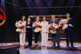 Сертификаты и путевки в санатории вручили лучшим медработникам Астаны - фото 14