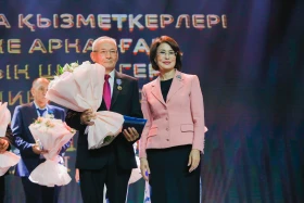 Сертификаты и путевки в санатории вручили лучшим медработникам Астаны - фото 35