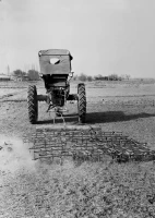 Т-24 тракторы: даладағы сенімді дизель көмекші - фото 3