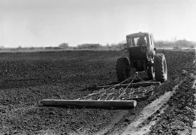 Т-24 тракторы: даладағы сенімді дизель көмекші - фото 4