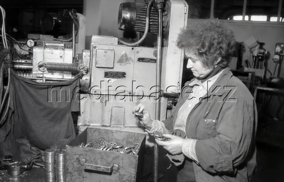 Алматыдағы Киров атындағы зауыт: қорғаныстан — азаматтық өндіріске дейін - фото 1