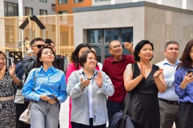 Housing certificates handed to media employees by order of President - photo 7