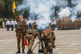 25-летие Десантно-штурмовых войск отметили в Конаеве - фото 8