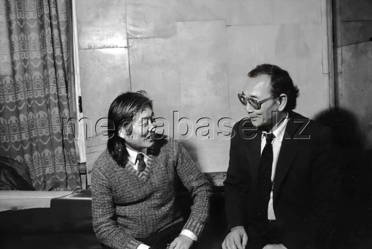 1980–1990 жылдардағы қазақ телерадио қызметкерлері. - фото 1