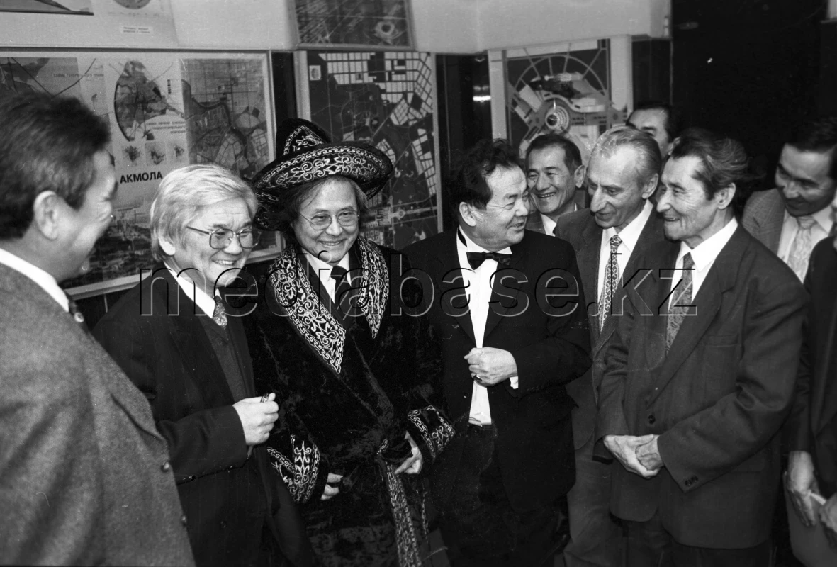 Жапония, 1998 ж. Астананың бас жоспарын таныстыру кезі - фото 1