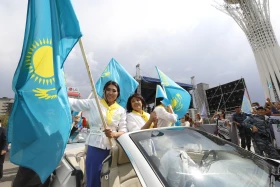 Олимпиада чемпиондары мен жүлдегерлері Астана көшелерімен жүріп өтті - фото 7