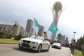 Олимпиада чемпиондары мен жүлдегерлері Астана көшелерімен жүріп өтті - фото 8