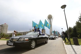 Олимпиада чемпиондары мен жүлдегерлері Астана көшелерімен жүріп өтті - фото 9