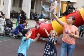 Балаларды қорғау күні: Елордада бүлдіршіндерді қалай құттықтады - фото 8