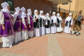 Абай әндері қалалық автобуста: Астанада ерекше челлендж өтті - фото 5