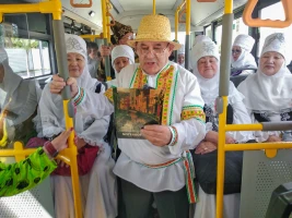 Абай әндері қалалық автобуста: Астанада ерекше челлендж өтті - фото 6