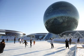 На территории выставки ЭКСПО-2017 открылся ледовый каток - фото