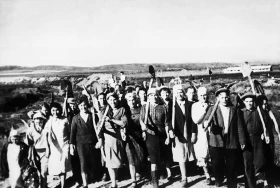 Подвиг женщин в тылу - фото 5