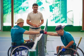 Корттағы тең мүмкіндіктер: Шымкентте арбамен теннистен Қазақстан чемпионаты өтуде - фото 9