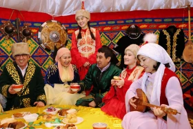 Көктемдей құлпырған Наурыз мерекесінен көріністер - фото 5