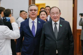 Before the Address: participants gathered for the Parliamentary session - photo 3