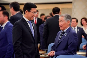 Before the Address: participants gathered for the Parliamentary session - photo 20