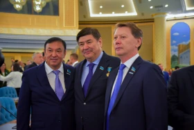 Before the Address: participants gathered for the Parliamentary session - photo 21