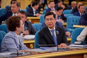 Before the Address: participants gathered for the Parliamentary session - photo 22