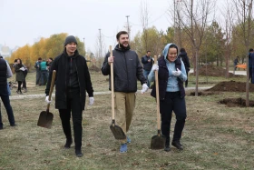 Қазақстандық және шетелдік дипломаттар астанада ағаш отырғызды - фото 3