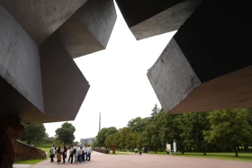 Жеңіс жолдарымен: қайғы, ерлік және Хатынь - фото 11